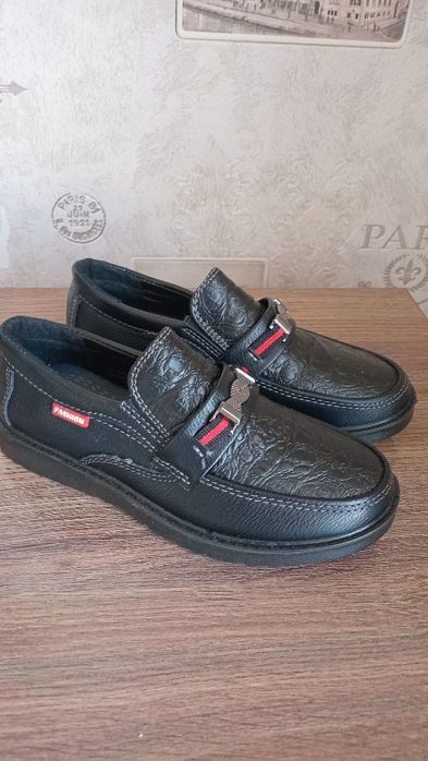Срочно продам туфли для мальчика