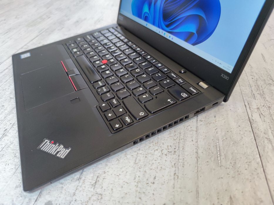 Лаптоп Lenovo ThinkPad X390 13" i5-8265U / 8GB RAM / 256GB NVMe