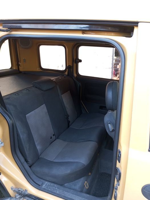 Опел комбо метан.