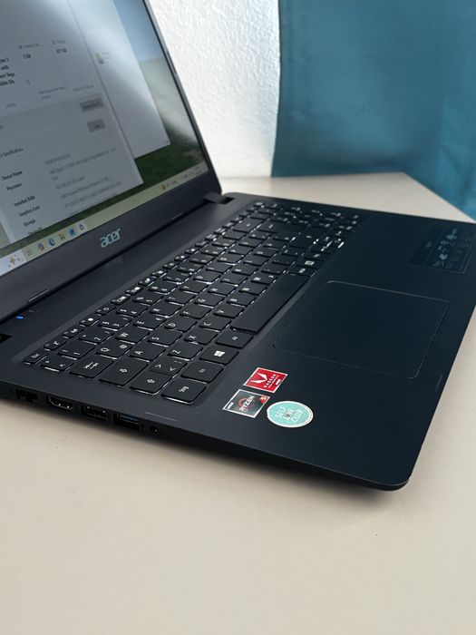 Acer •Amd Ryzen 5 •16Gb • 512• Taste luminate• Stare excelenta