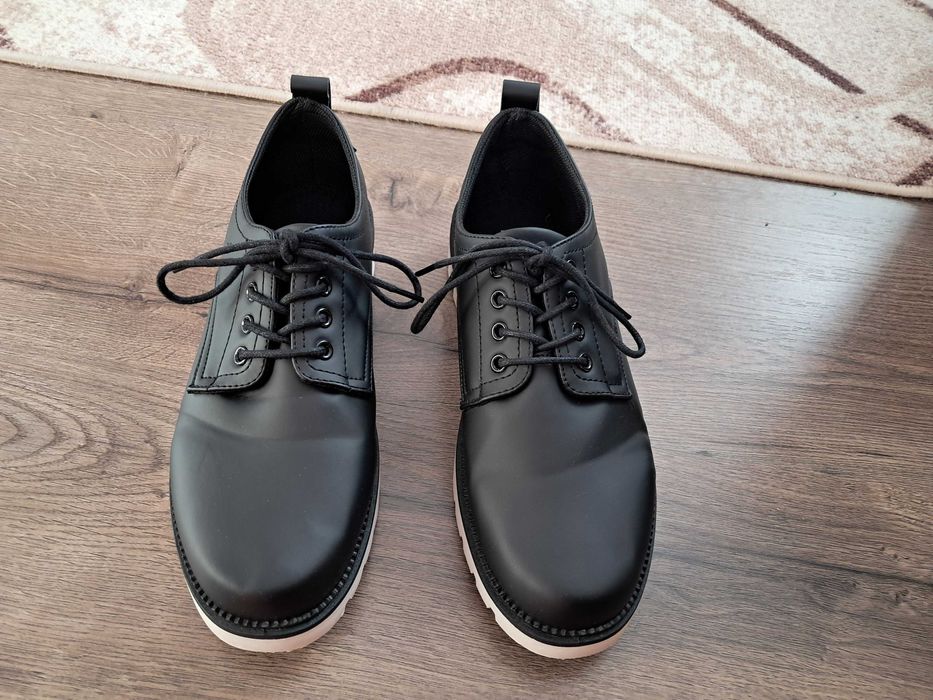 Пролетно-есенни дамски обувки