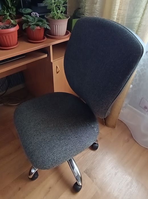 Продам компьютерное кресло срочно! недорого