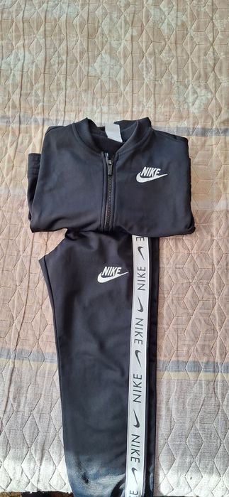 Nike екип 128-137см