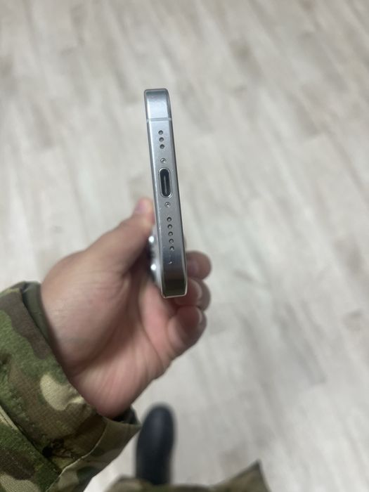 iPhone 16 про с гарантий