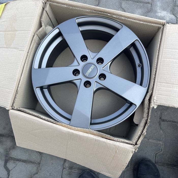 Jante aliaj VW Golf 6 7 Jetta Caddy Touran Passat 17 5x112
