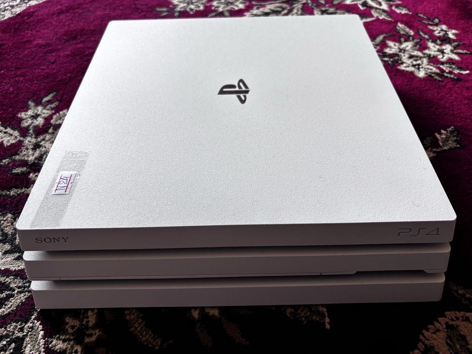 Play station 4 pro 1 trb
