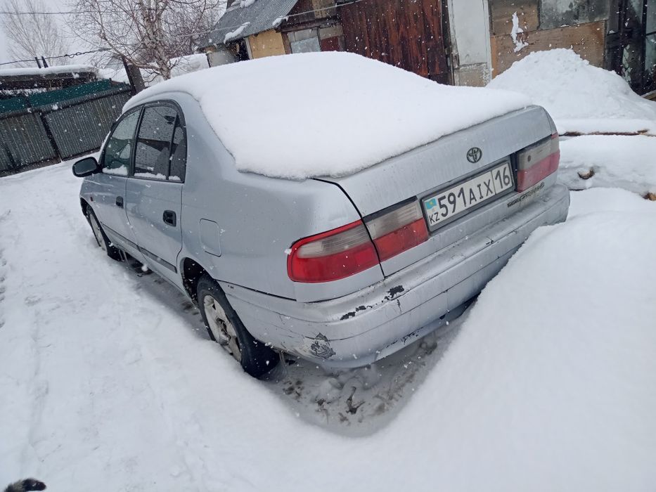 Продам авто Тойота Карина Е