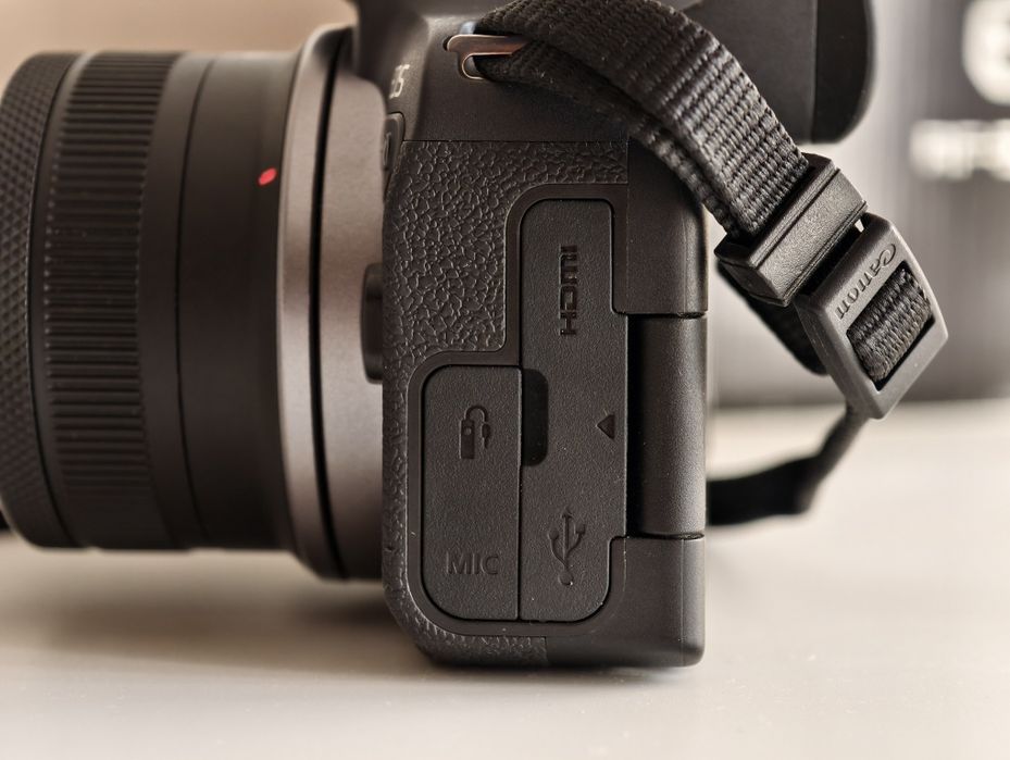 Canon R10 Kit RF-S 18-45