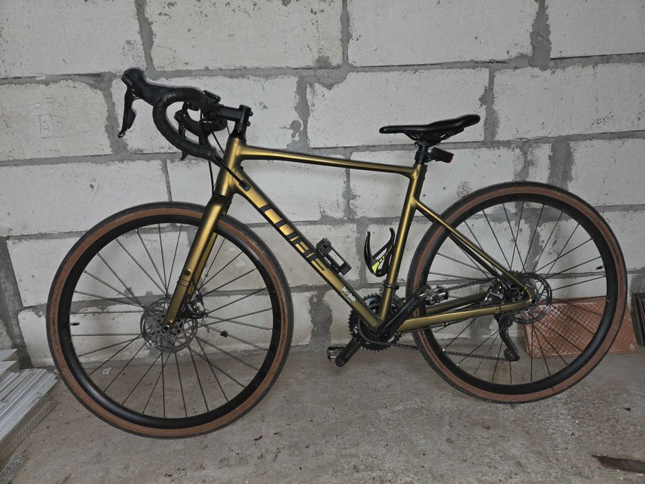 Bicicleta Cube NUROAD SLX