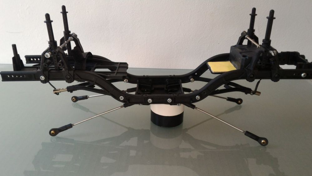 Automodel sasiu crawler 4x4, off road, cu dimensiuni reglabile