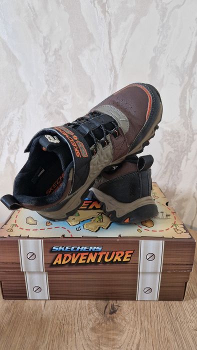 Продам ботинки  Skechers