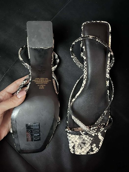 Сандали/ Чехли H&M Змийска кожа