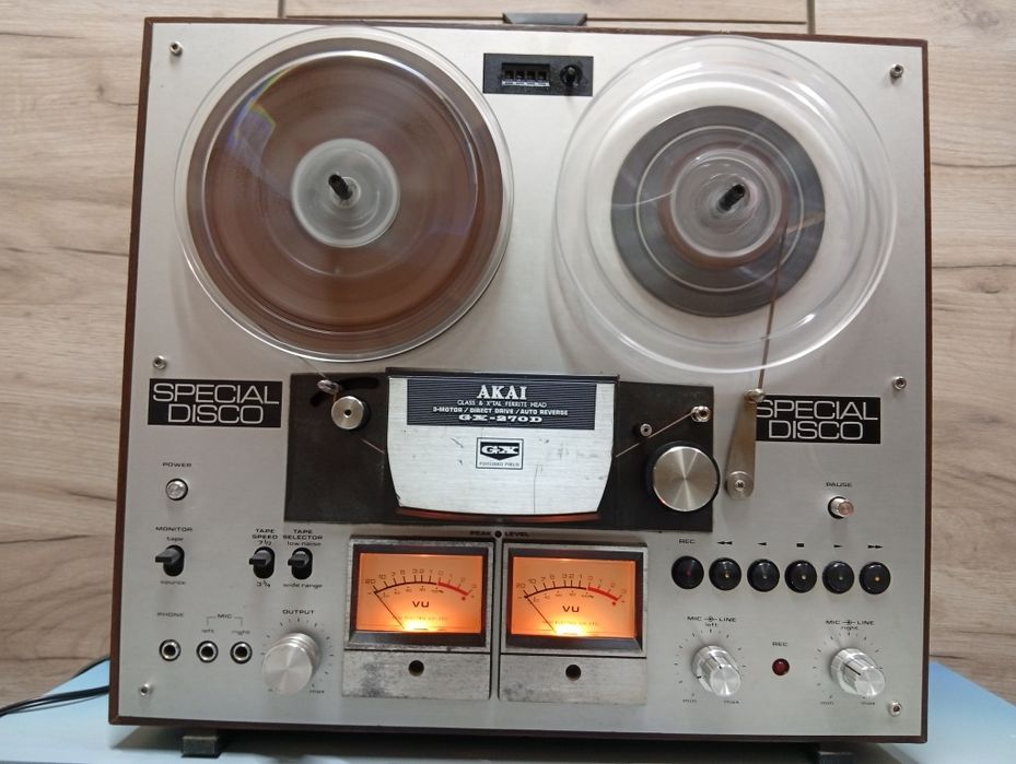 Akai GX 270 D  4 capete vu metre  trident rola presoare magnetofon