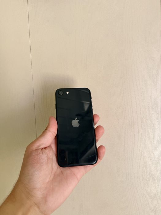 IPhone SE 2020 64Гб - В отличном состоянии