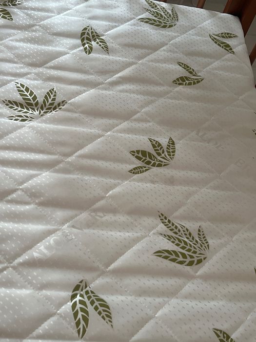 Продается манеж деревянный