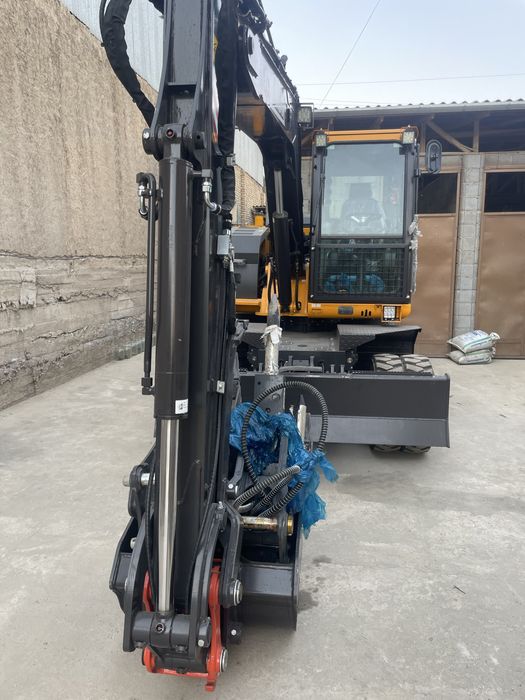 Экскаватор VIAMAR XN90Y сотилади