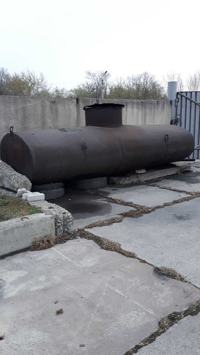 Продам емкость автомобильную