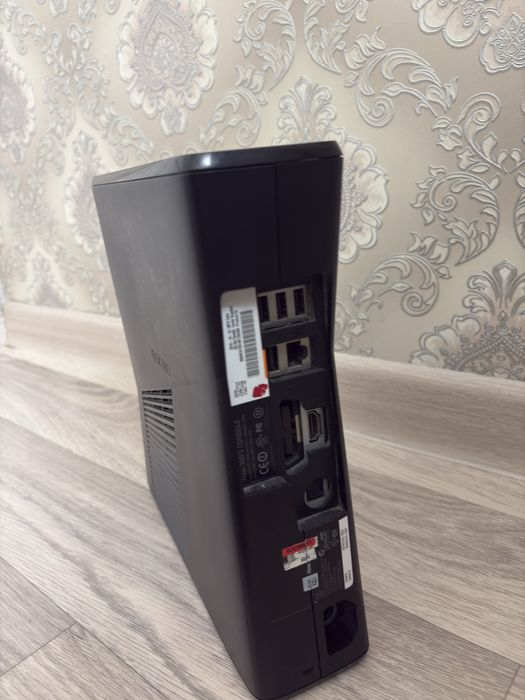 Продам Xbox 360 Slim