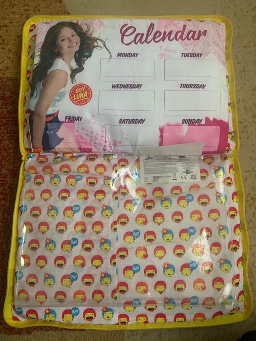 Perna Soy Luna cu căști audio