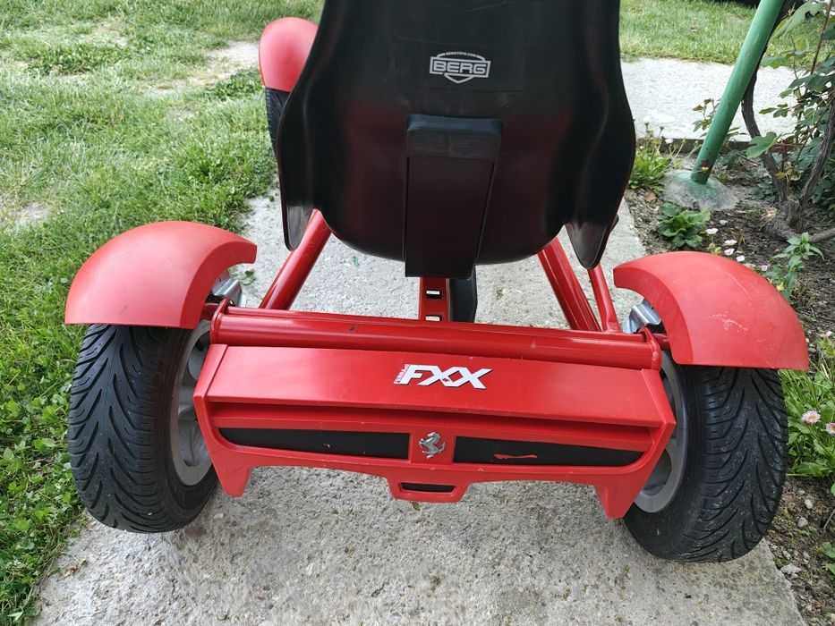 Cart/Kart cu pedale Berg FERRARI FXX copii/adulti  (5-99 ani)