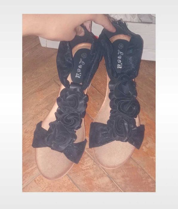 Floral black sandals
