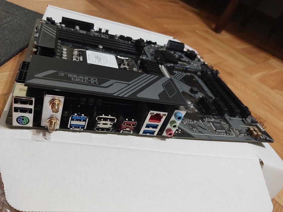 Gigabyte Z790 D AX , Wi-Fi  DDR5