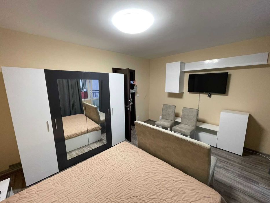 Дава се под наем Тристаен апартамент в Бургас, Славейков - 120 кв.м за 400 € - Снимка #2