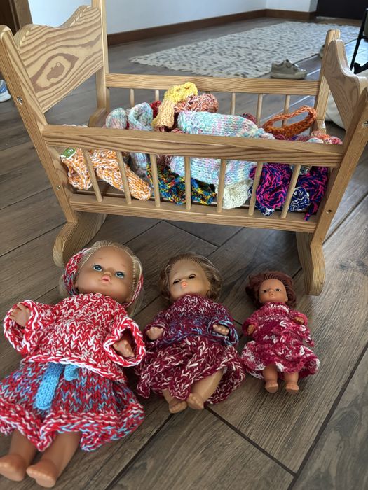 Patut de lemn masiv + papusi