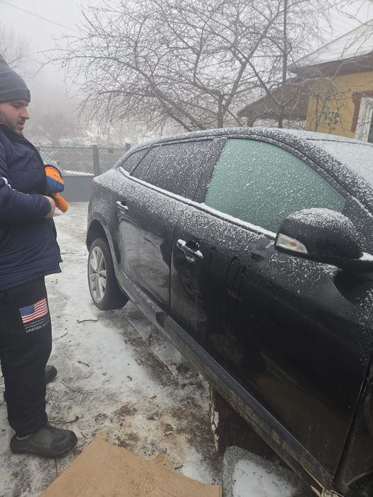 Vand Megan 3 avariat