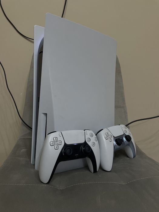 Продается PS5, с играми. Playstation 5