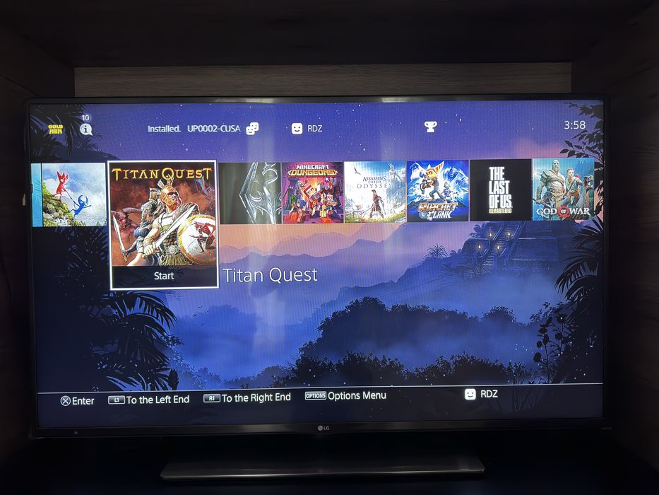 PS4 Slim Modat 1TB (Fifa 26, Assasins Creed, The Last of Us)