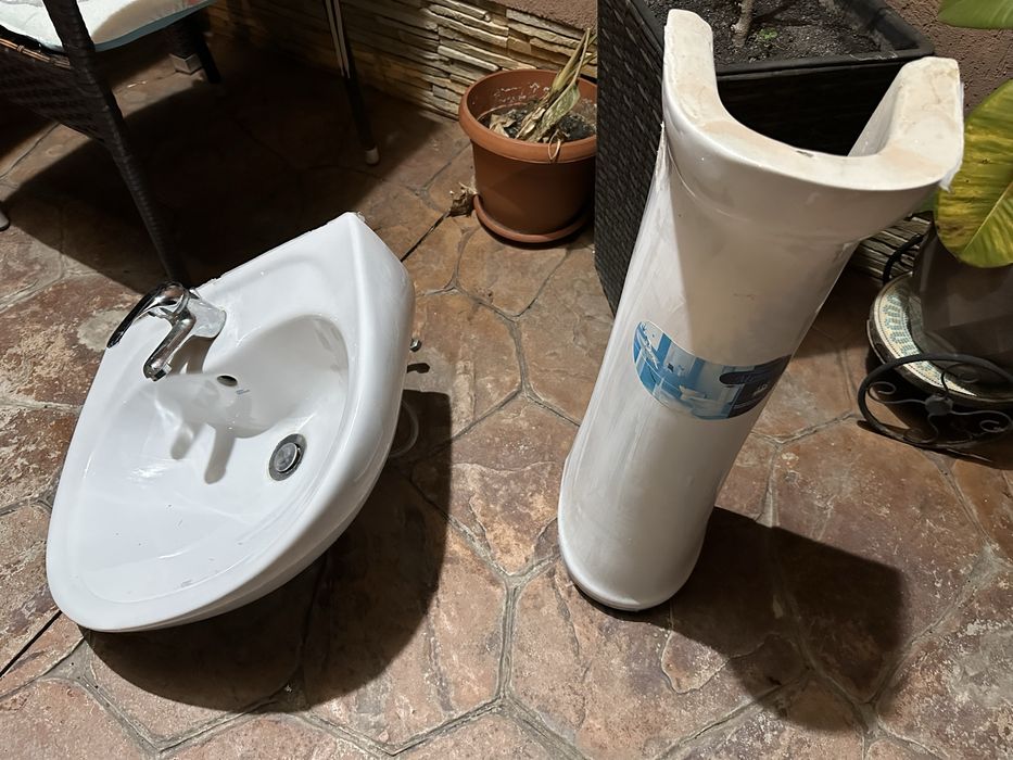 Lavoar cu picior si baterie