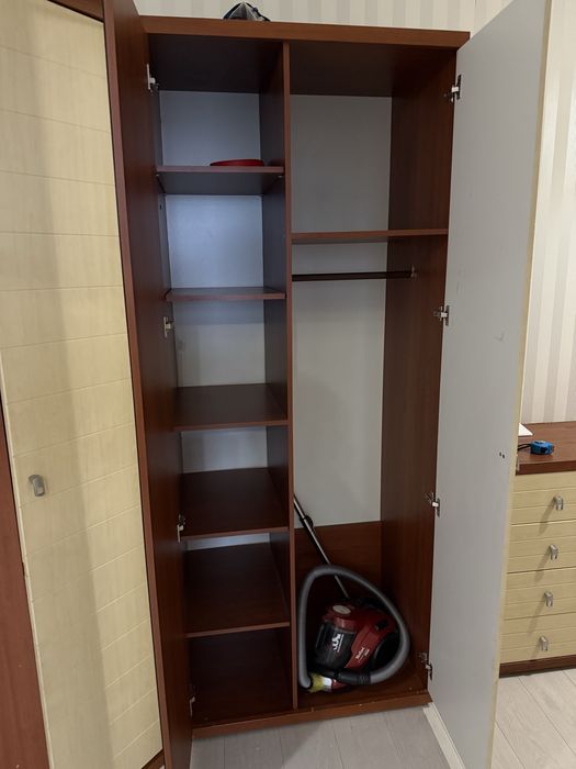 Продам шкаф и комод