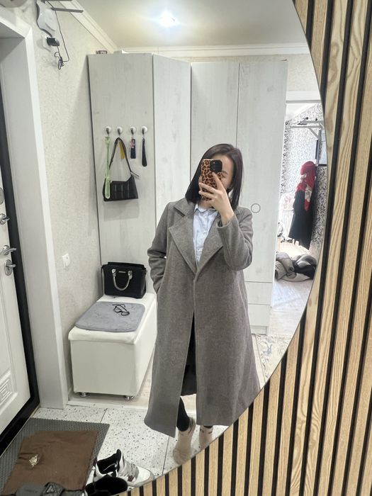 Оба пальто отдам сразу за 8000. В хорошем состоянии, нигде не порваны.