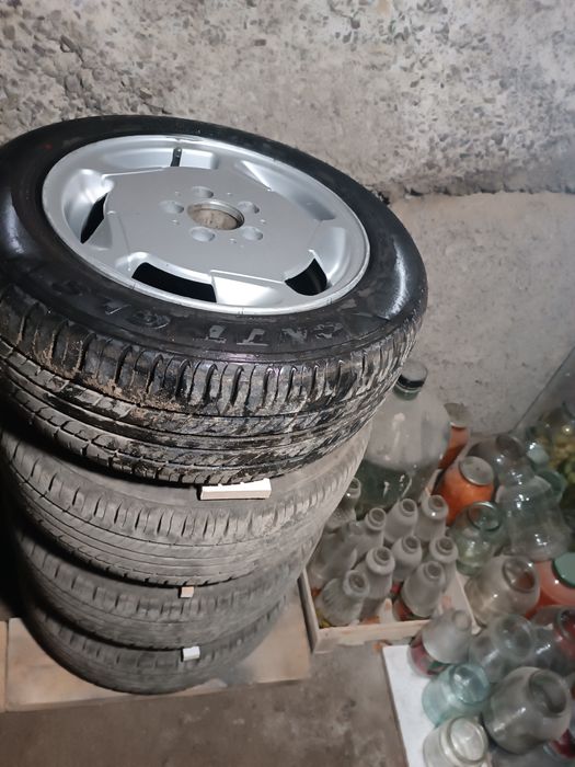 Продам диски с резиной.