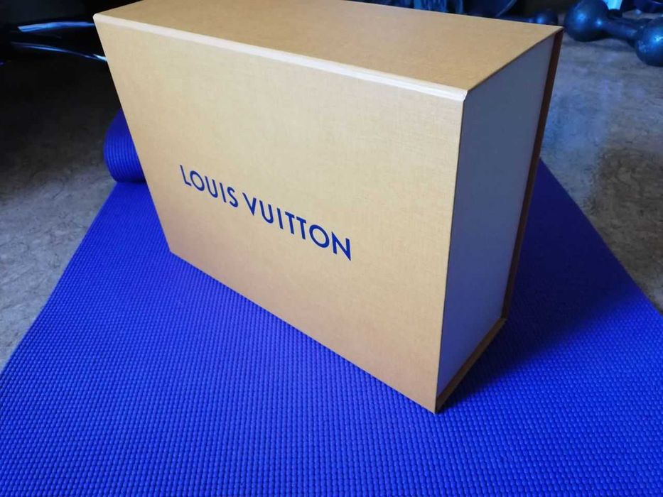 Коробка Louis Vuitton