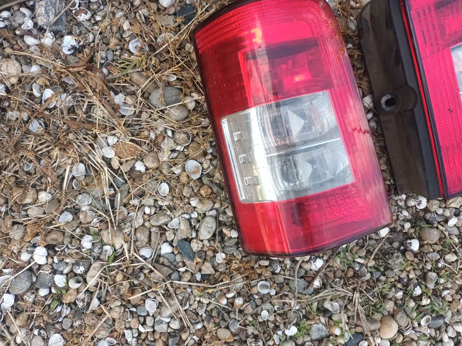 Ляв и десен стоп за ситроен берлинго пежо партнер CITROEN BERLINGO