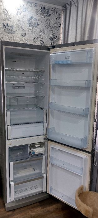 Продам Холодильник.