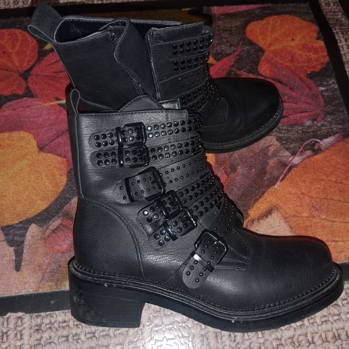 Продам женскую обувь