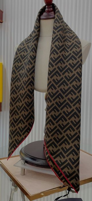 Eșarfă Fnd*,  model 2026, 100% mătase, 90x90cm, preț fix