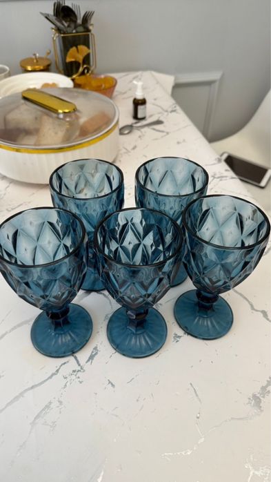 Срочно продается набор посуды чайный