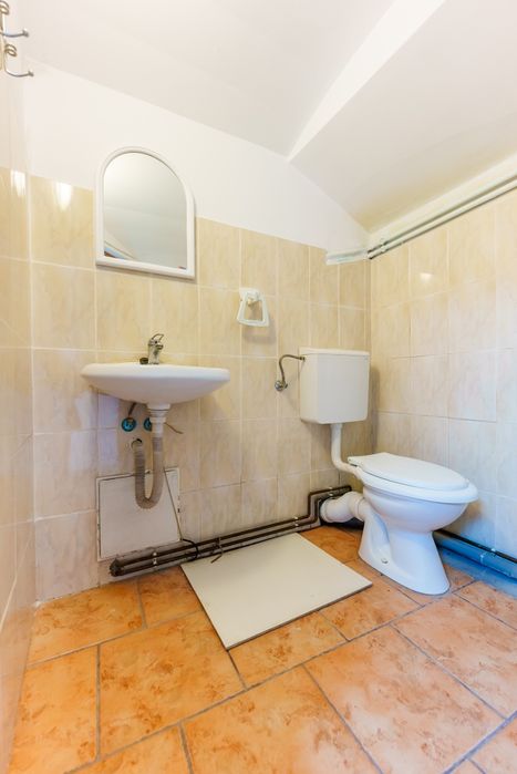 Vand spațiu comercial central!