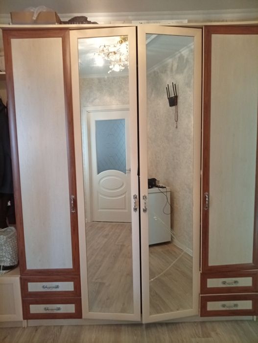 Продаю шкаф прихожую