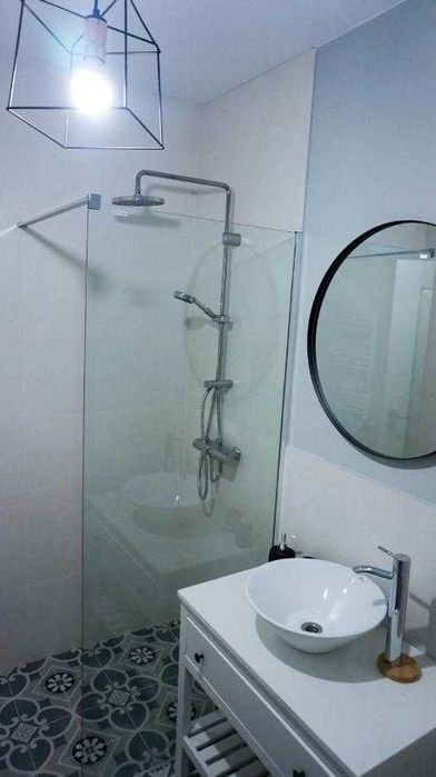 Inchiriez ap 3 camere Prima Onestilor cu loc de parcare exterior