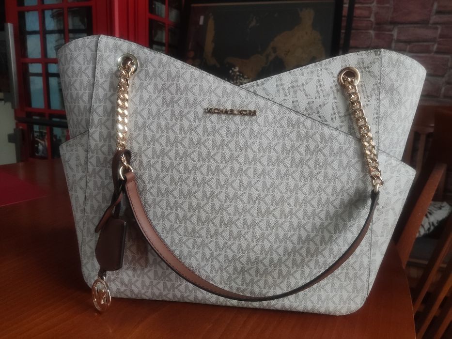 Крем и кафява чанта на Michael Kors