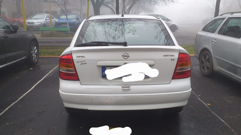Vând Opel Astra.