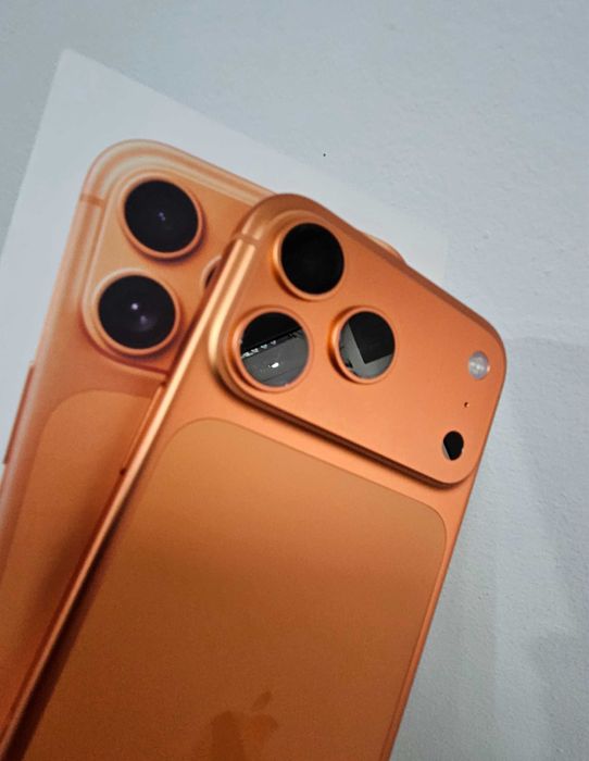 iPhone 17 PRO ca NOU de 256 GB si 100% Bateria