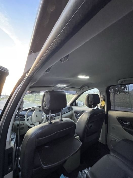 Renault grand scenic 2011