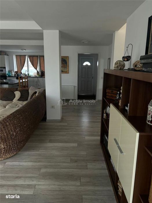Casa moderna - Buftea - 5 camere - 3 bai - 180mp - 500mp teren