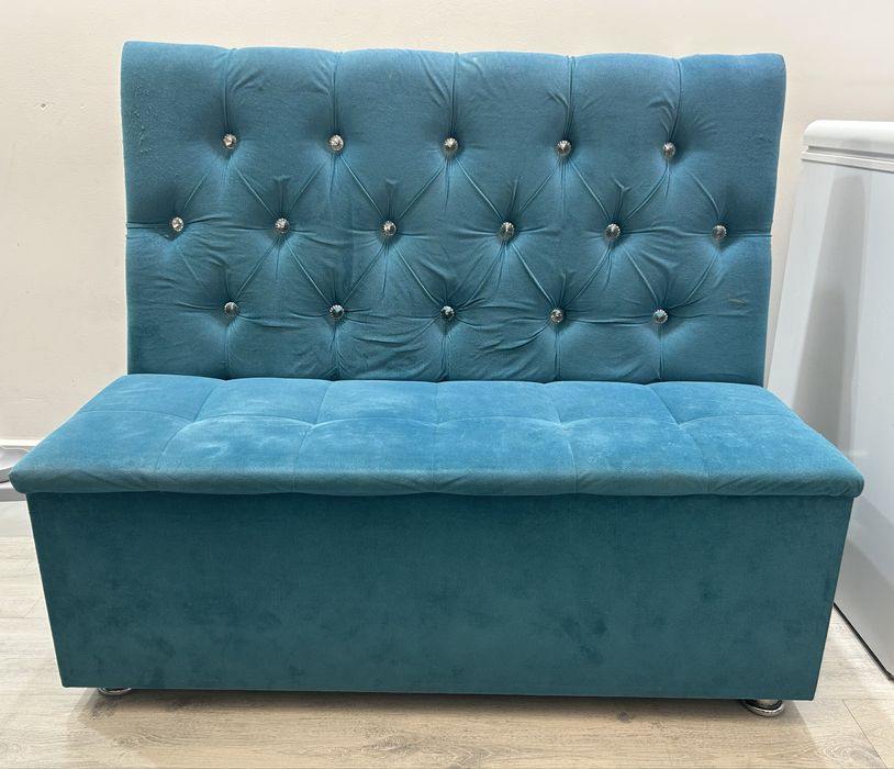 Диван + пуфик. Березевый цвет.